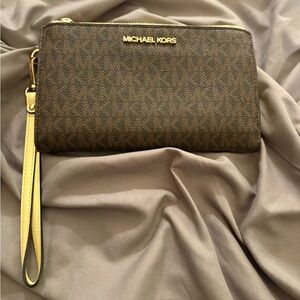 NWOT Michael Kors Yellow and Brown Clutch Wallet